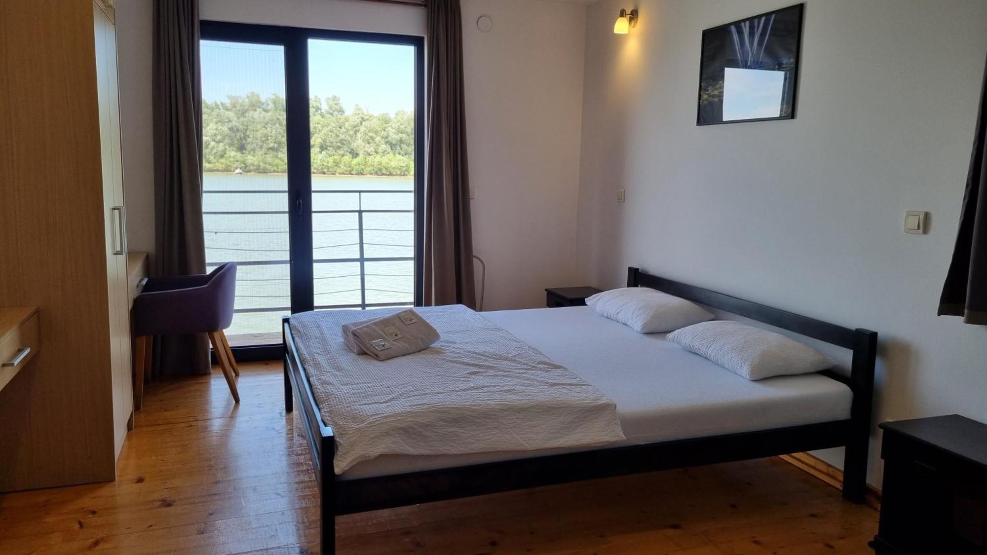 B&B Botel Charlie Belgrade Extérieur photo