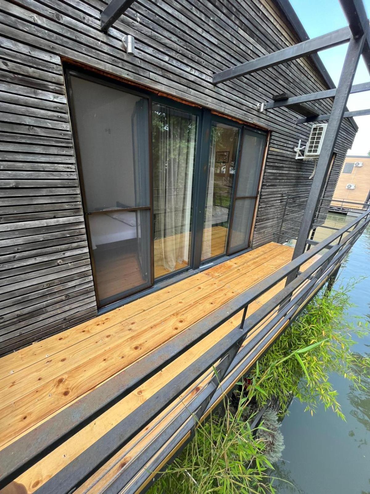 B&B Botel Charlie Belgrade Extérieur photo