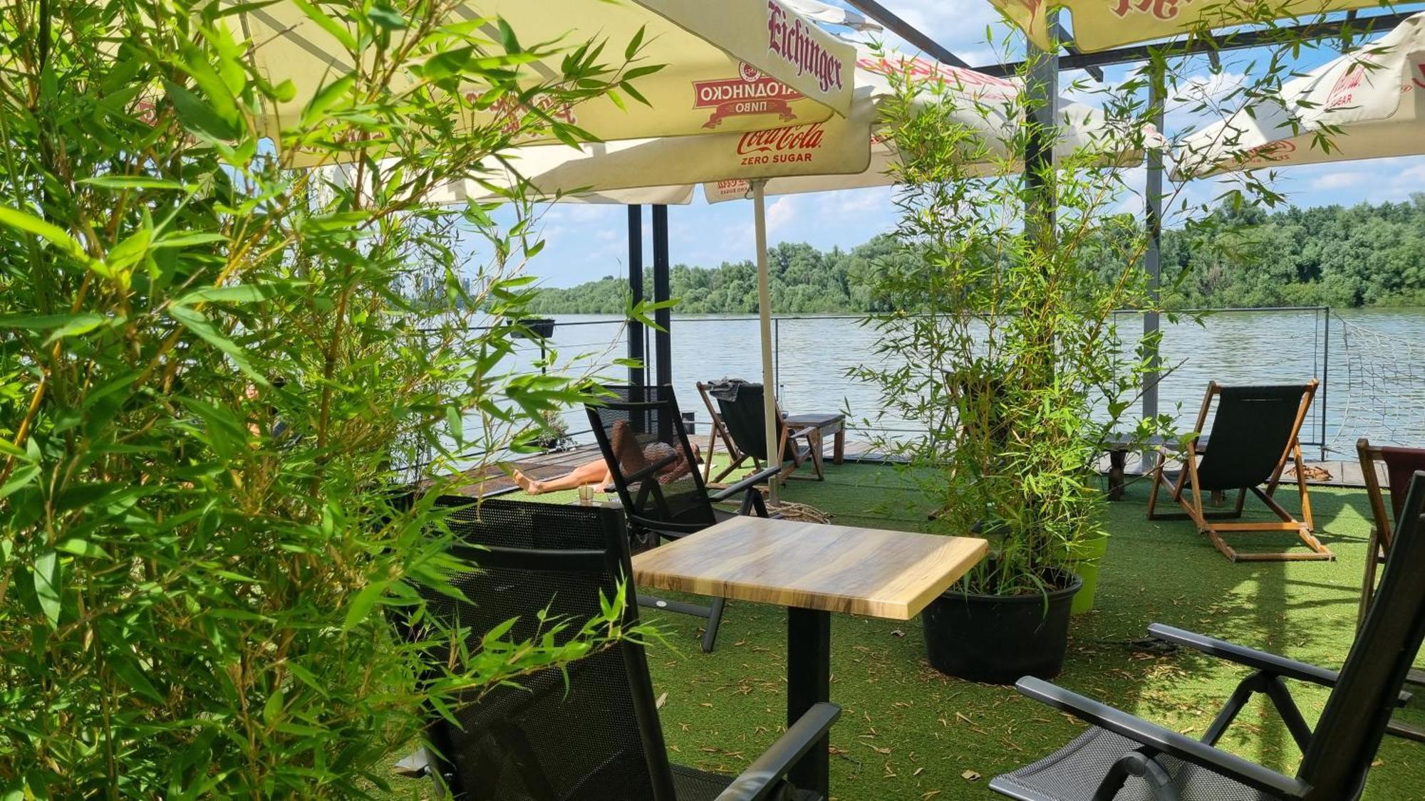 B&B Botel Charlie Belgrade Extérieur photo