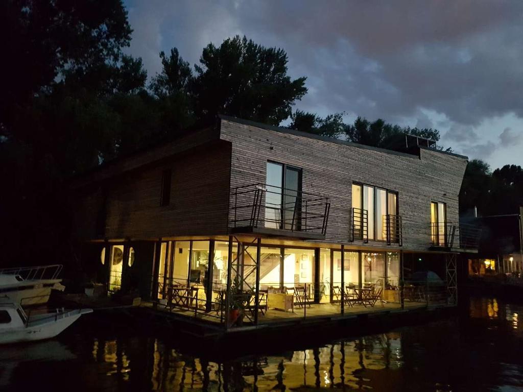 B&B Botel Charlie Belgrade Extérieur photo